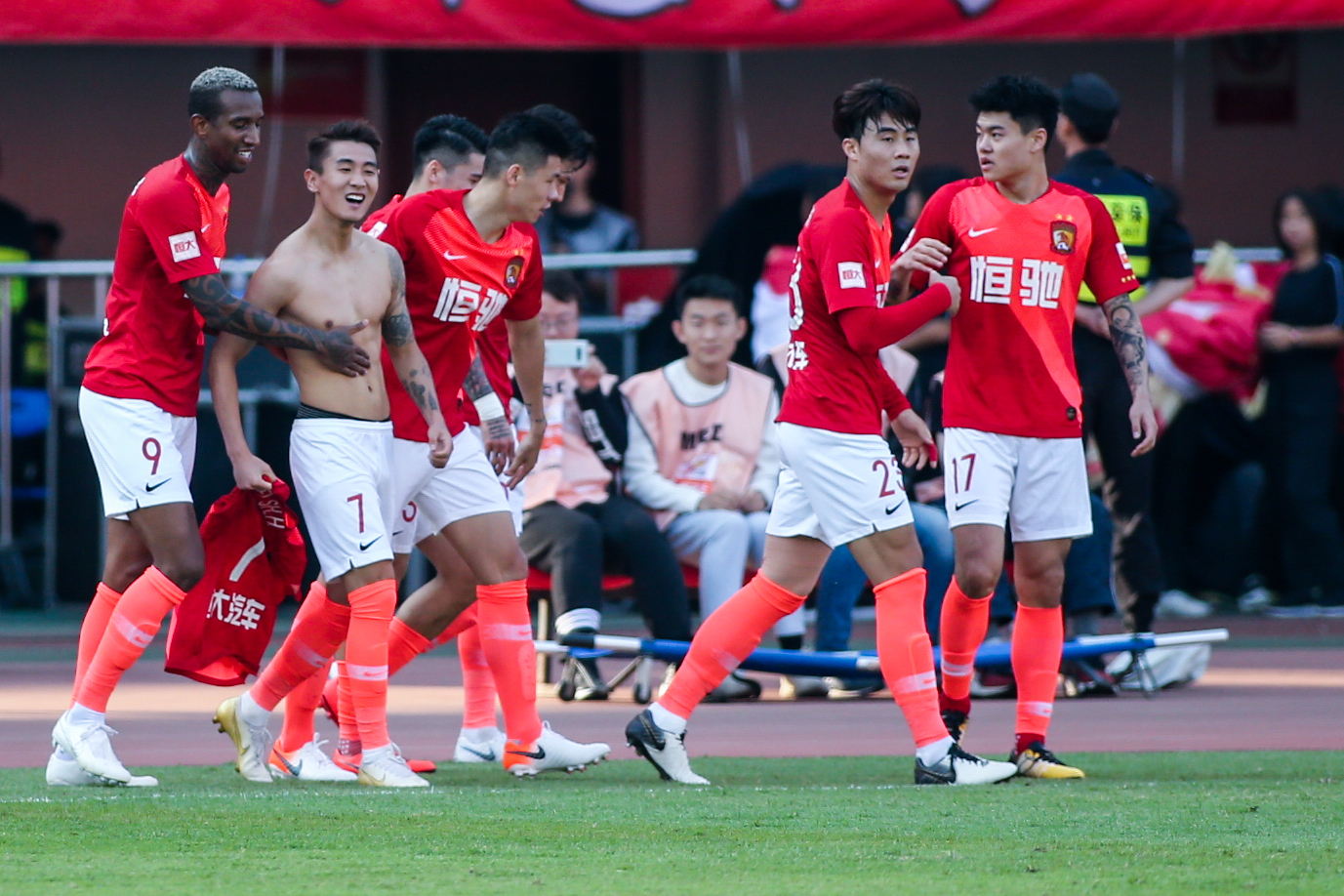 曼城为何此